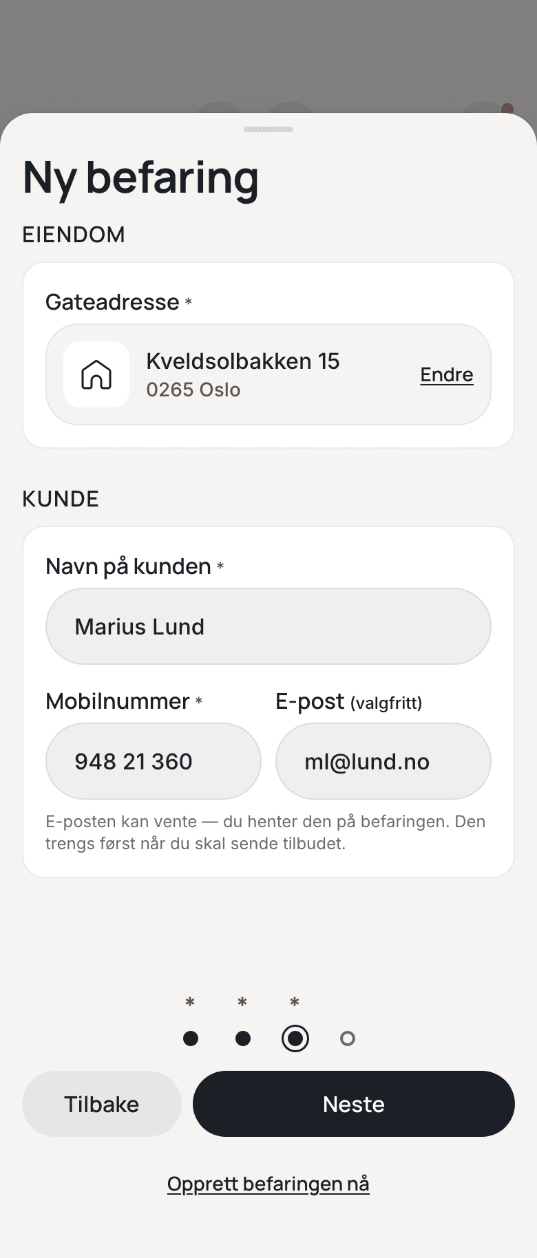 Ny befaring i appen: megler Kari Nordli fra Fjelltun Majorstuen og fotograf Guro legges ved oppdraget, siste steg før befaringen opprettes.